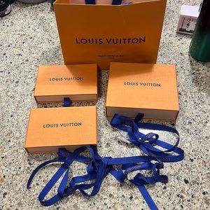 Louis Vuitton small box or bag set